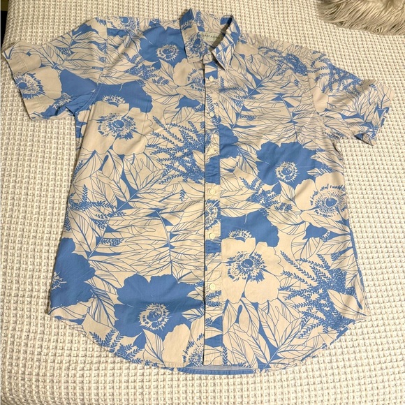 Coastaoro Floral Blue and Cream Men's Shirt Size Large - Picture 2 of 11